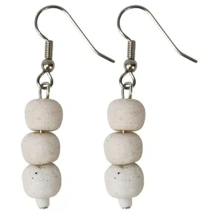 Pearls: Earrings - White